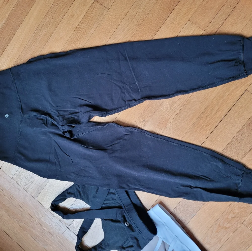 Lululemon 5 Piece Bundle Align Jogger, Bras, Swiftly Tech Tee, Fast & Free Crop - Picture 9 of 16